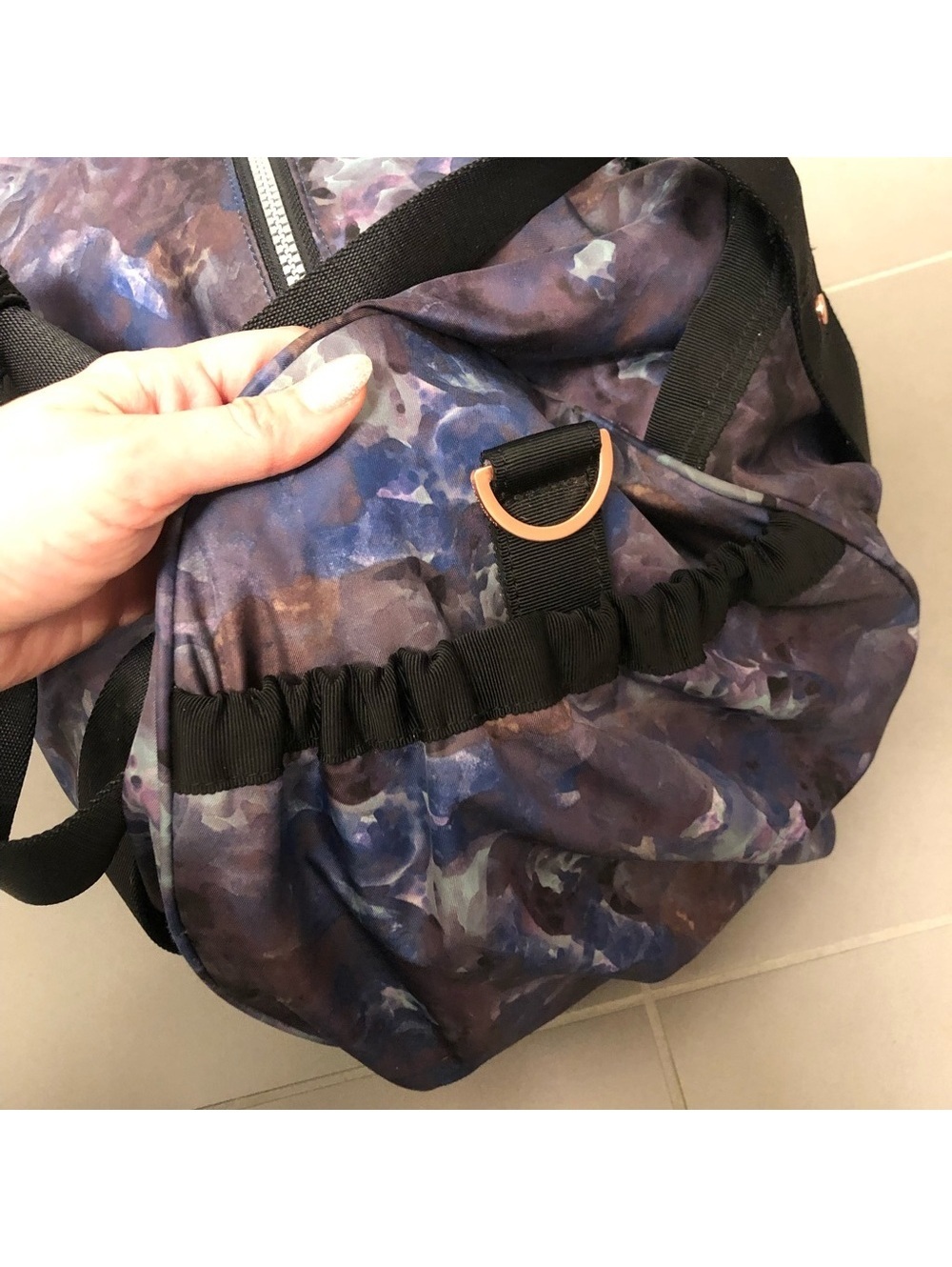 *RARE* Lululemon duffle bag - moody mirage - Picture 4 of 6